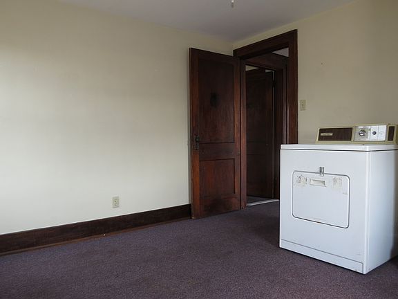2nd image of 727 S 9th St