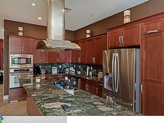 4th image of 3216 NE 4th St #3216
