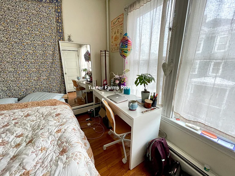 80 Hillside St #2R — Photo 9