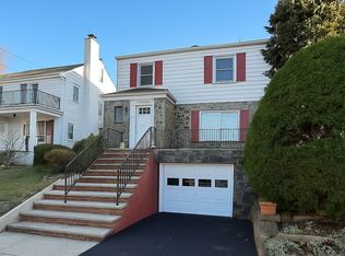 25416 Walden Ave, Great Neck, NY 11020
