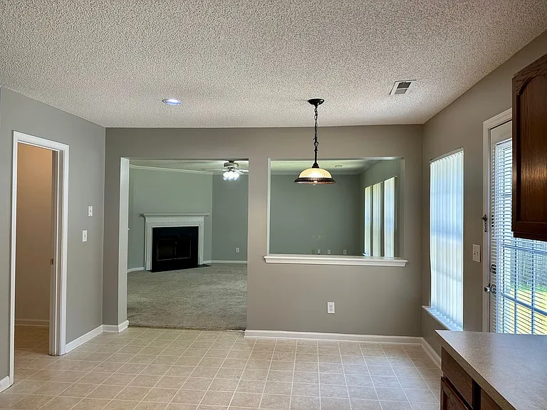 5091 Ballantine Dr — Photo 7