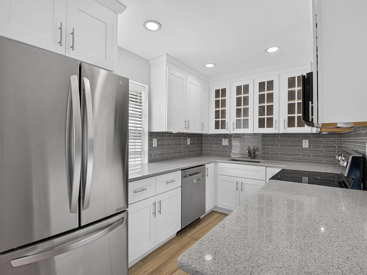 2 bed, 2.0 bath, 910 sqft, $1,675 — Photo 4
