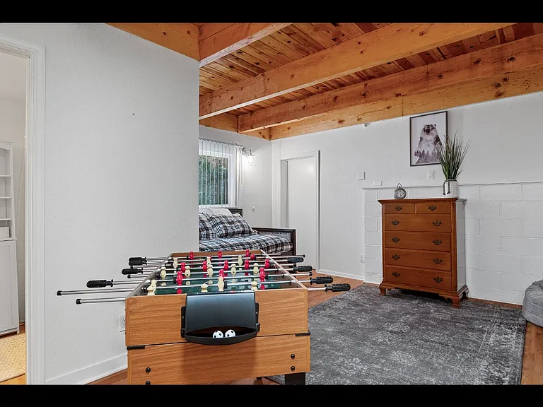 459 Clubhouse Dr — Photo 10
