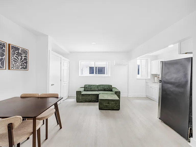 1260 SW 6th St — Photo 32