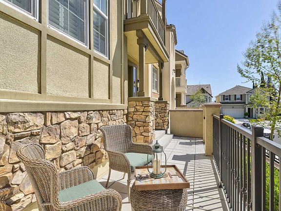 2nd image of 1922 Worthington Cir