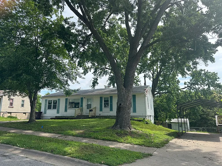 1501 S Ellison Way — Photo 2