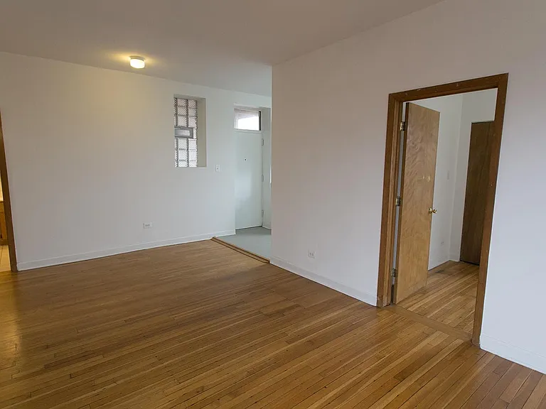 5500 S. Cornell Avenue — Photo 8