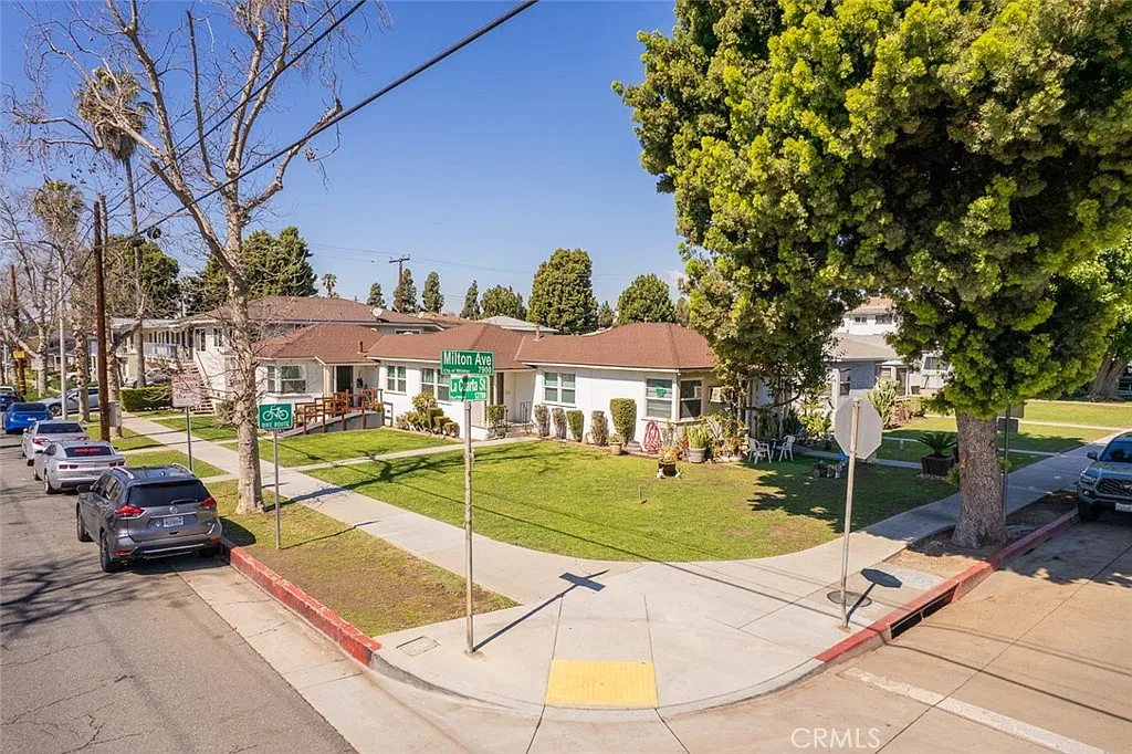 1 bed, 616 sqft, $2,069 — Photo 3