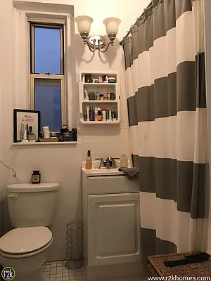 Rented by Realty 2000 Corp | media 20