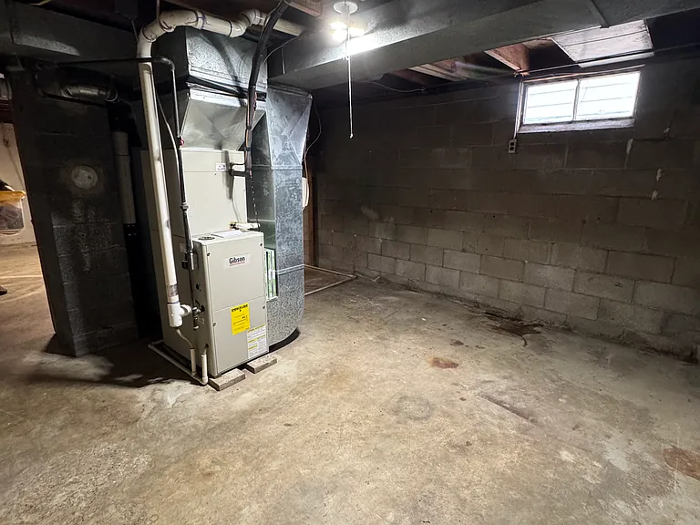 2121 Roberts Ln — Photo 23