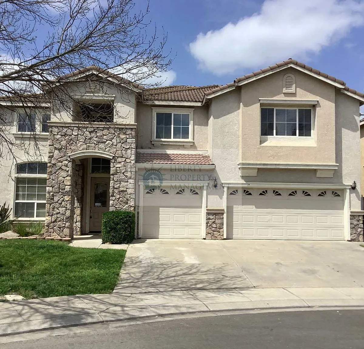 4 bed, 3454 sqft, $3,295 — Photo 1