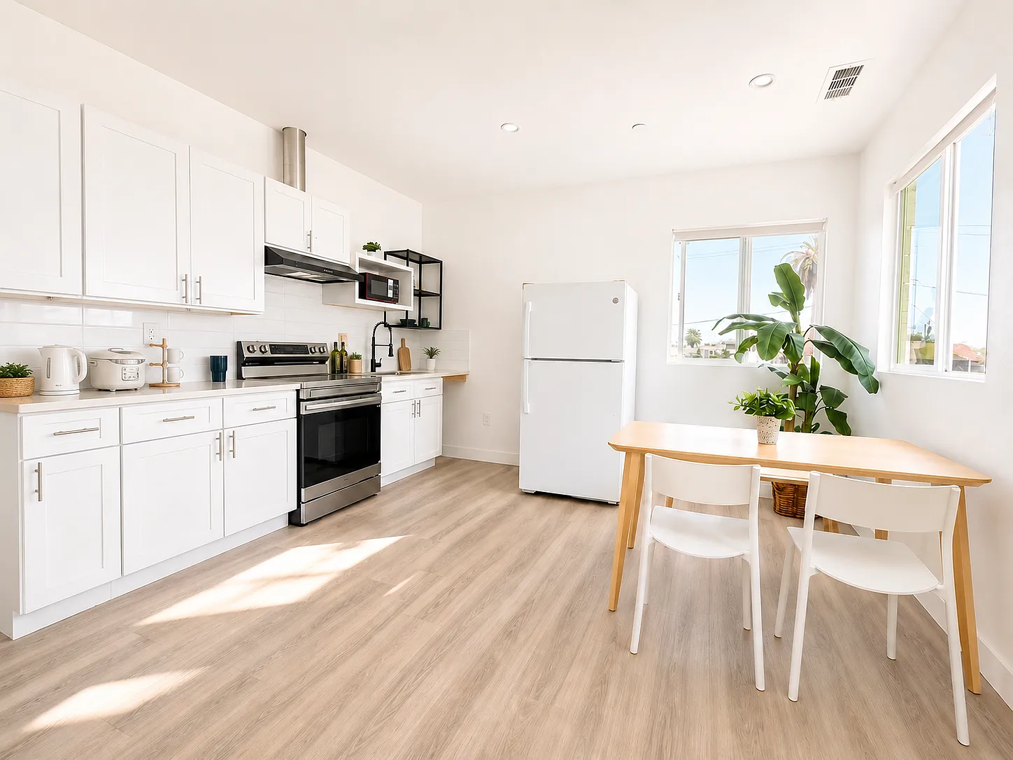 1 bed, 170 sqft, $1,350 — Photo 2
