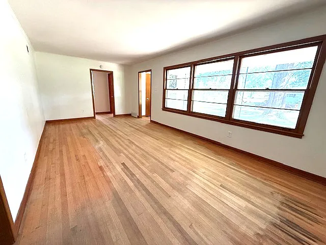 5243 Laurie Ln - Unit 1 — Photo 3