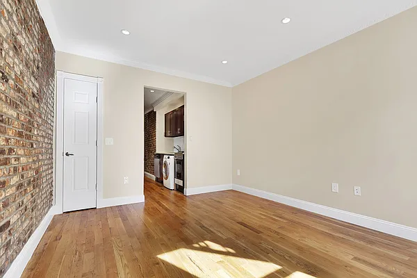 Rented by Cooper & Cooper Real Estate | media 11