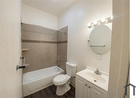 3215 Filbert St #3211 — Photo 6