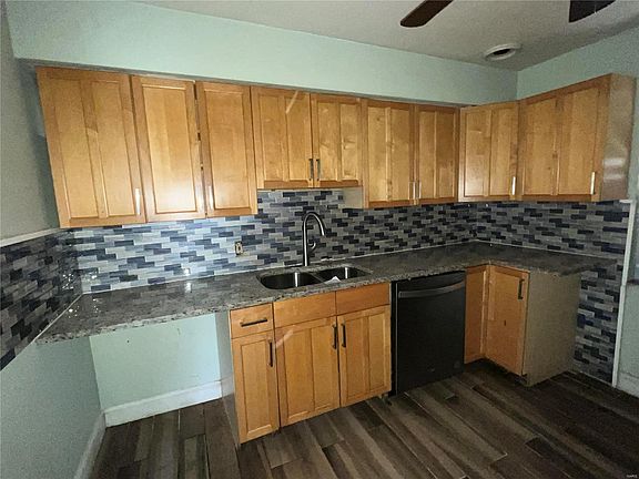 4th image of 4164 Bingham Ave