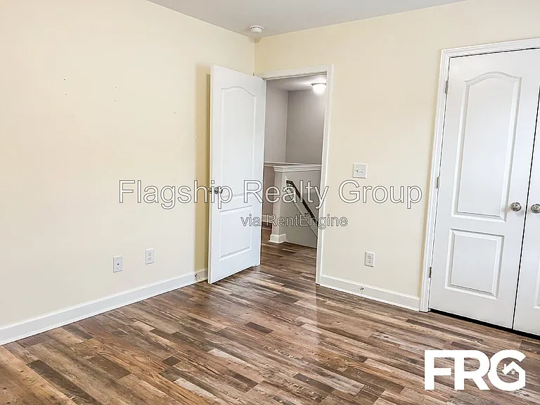 491 Fallingbrook Dr — Photo 34