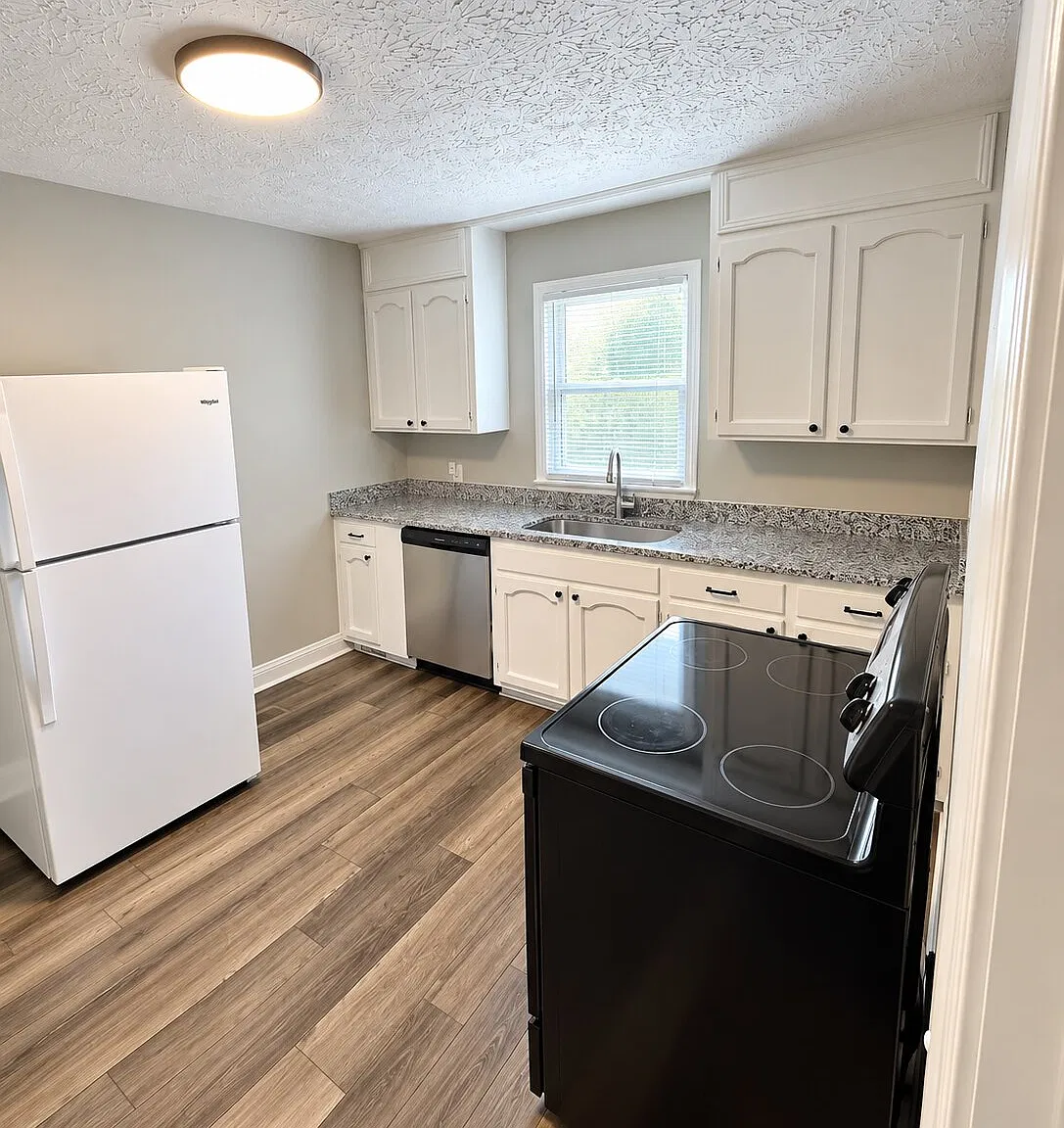 223 East Woodrow Street - 1 — Photo 4