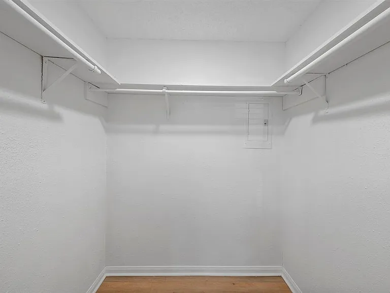 700 Lyle West Ave #A — Photo 24
