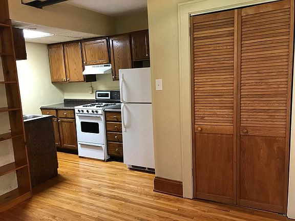 4th image of 3337 Fremont Ave S #2