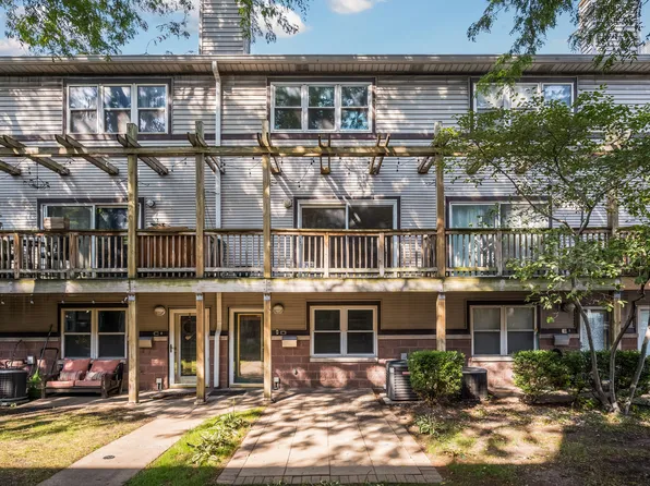 1540 N Greenview Ave #D, Chicago, IL 60642