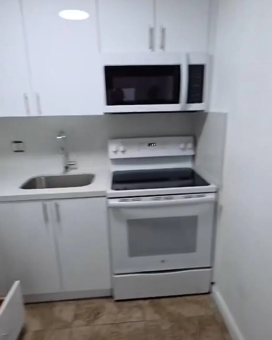 1 bed, 1.0 bath, 591 sqft, $1,800 — Photo 2
