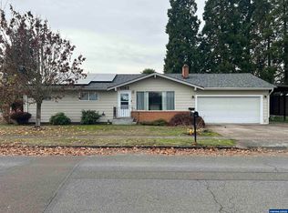 1083 N Douglas Ave, Stayton, OR 97383