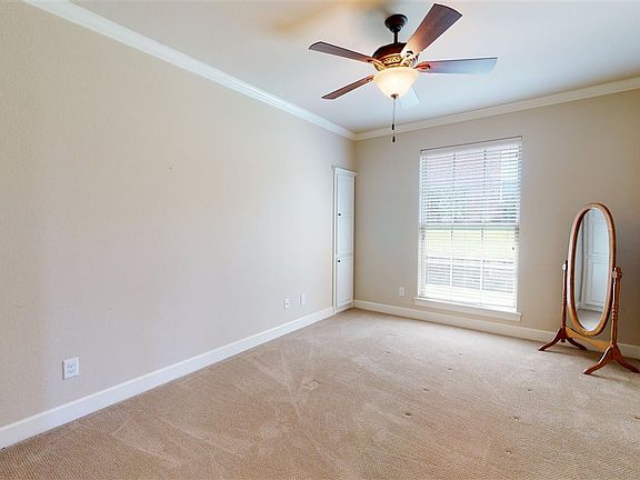 5th image of 4003 Airline Dr