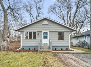 1317 Walnut Dr, Round Lake Beach, IL 60073