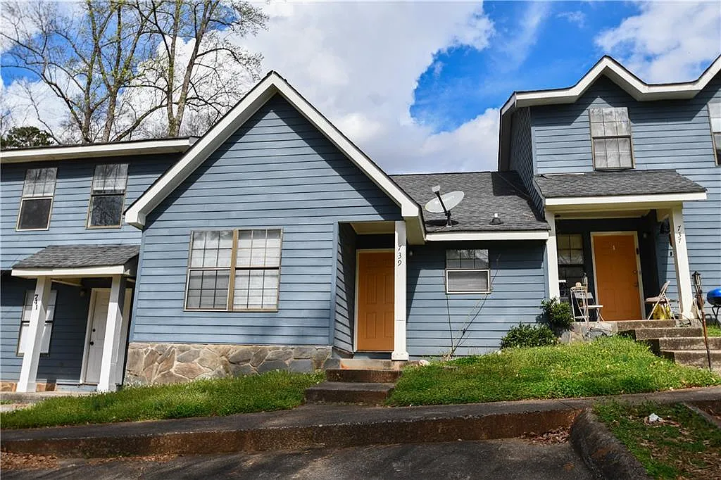 2 bed, 1.0 bath, 1053 sqft, $1,550 — Photo 1