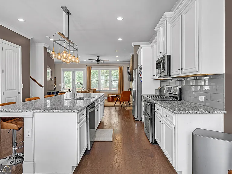 720 Avondale Hills Dr — Photo 9