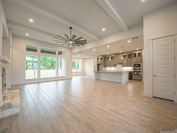 3rd image of 161 Janice Ave