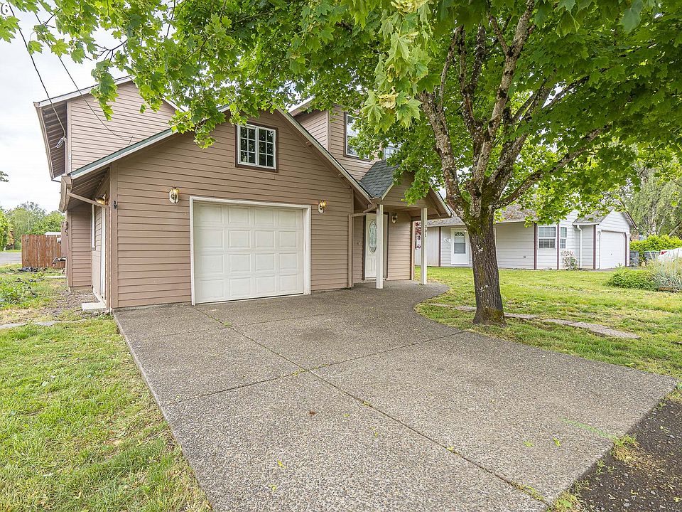 1st image of 301 Flower Ln