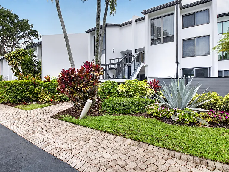 3604 Bridgewood Dr — Photo 28