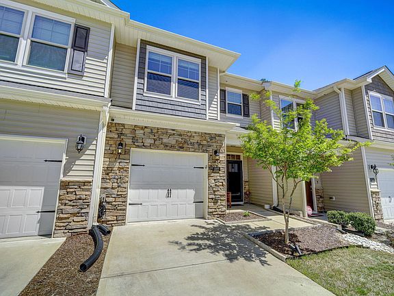 2nd image of 1027 Longitude Dr