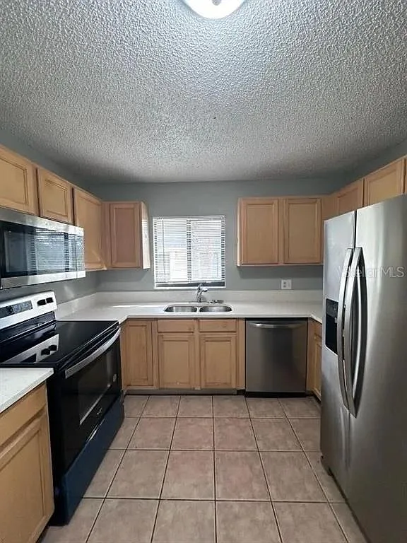 2 bed, 2.0 bath, 1021 sqft, $1,400 — Photo 3
