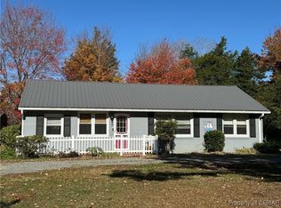 25 Dogwood Ln, Kilmarnock, VA 22482