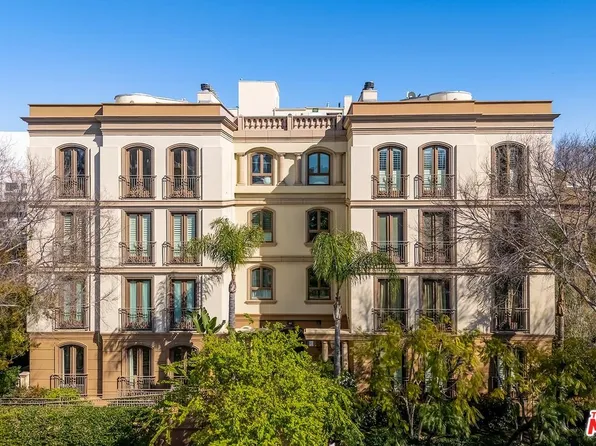 132 S Crescent Dr APT 301, Beverly Hills, CA 90212