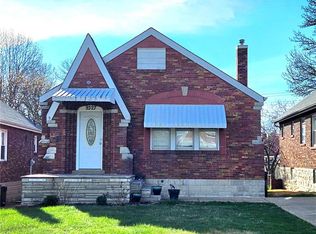 9327 Rambler Dr, Saint Louis, MO 63123