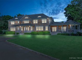 100 Washington Ave, Bayville, NY 11709