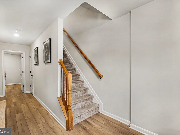 2525 Drake Ln — Photo 4