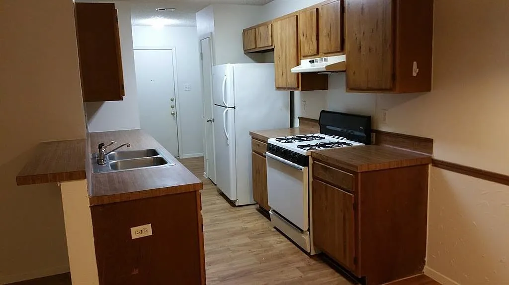 3 bed, 968 sqft, $1,325 — Photo 4