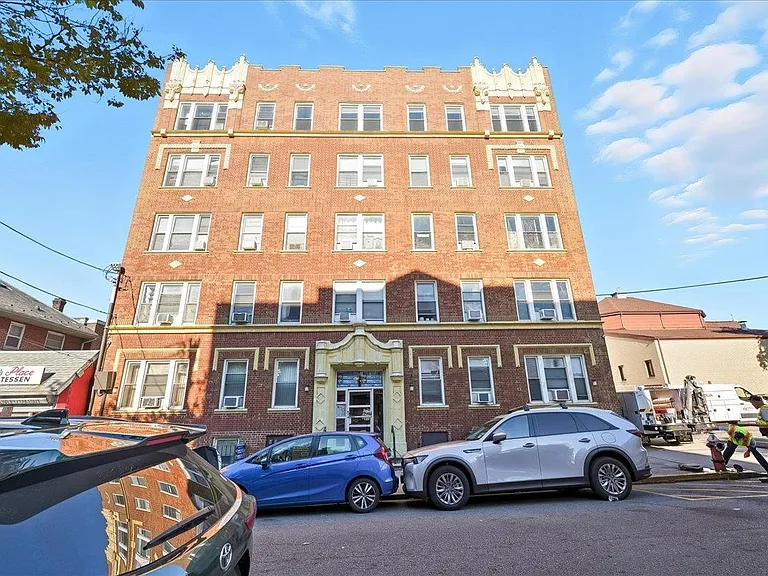 3-5 Potter Pl #2B — Photo 18