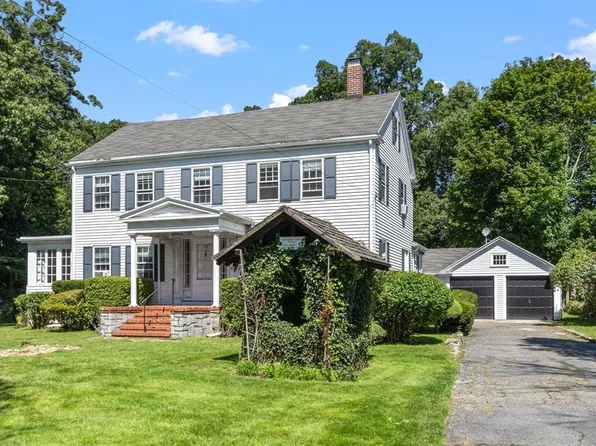 662 Salem St, Lynnfield, MA 01940