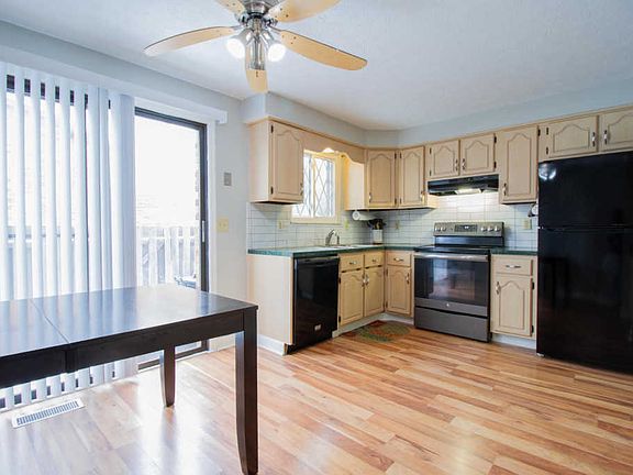 5th image of 4850 Berryhill Ct
