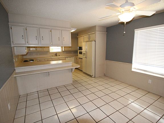 2nd image of 8609 Knoxville Ave