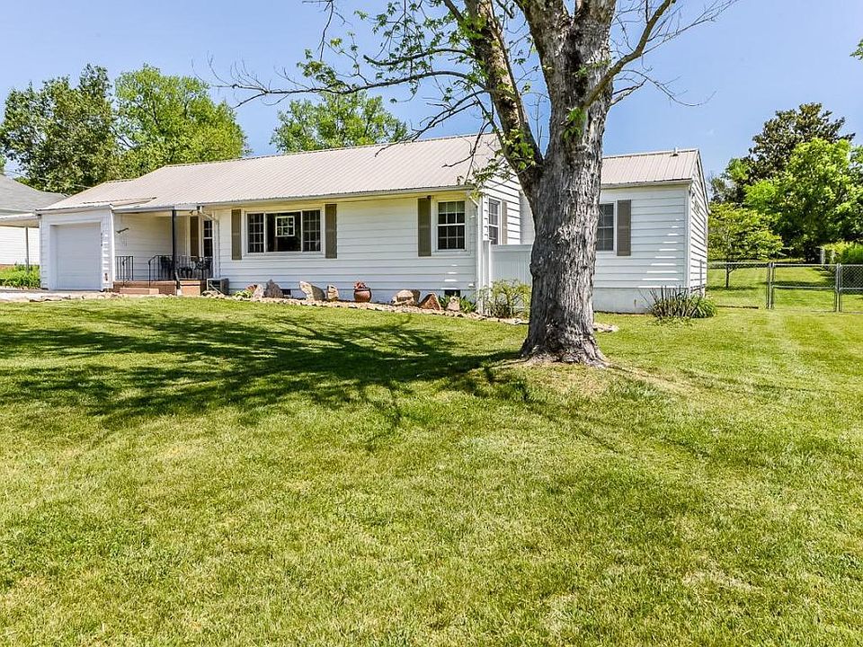 1st image of 6004 Adelia Dr