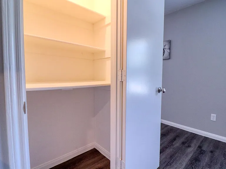 2221 Bowie Dr #11 — Photo 6