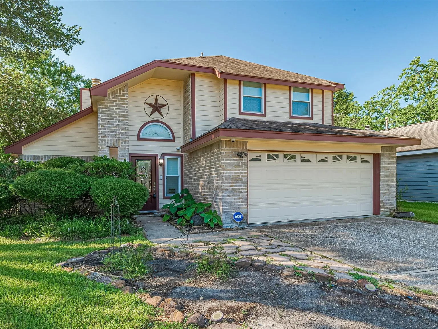 3 bed, 2.5 bath, 1537 sqft, $2,000 — Photo 2
