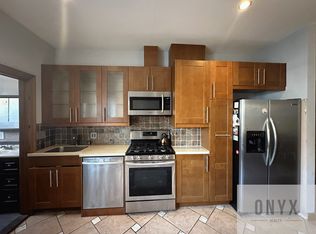 8 Saint Johns Rd #1R, Ridgewood, NY 11385